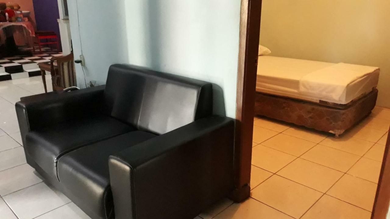 Jabu Rosmina Hotell Citeureup Eksteriør bilde