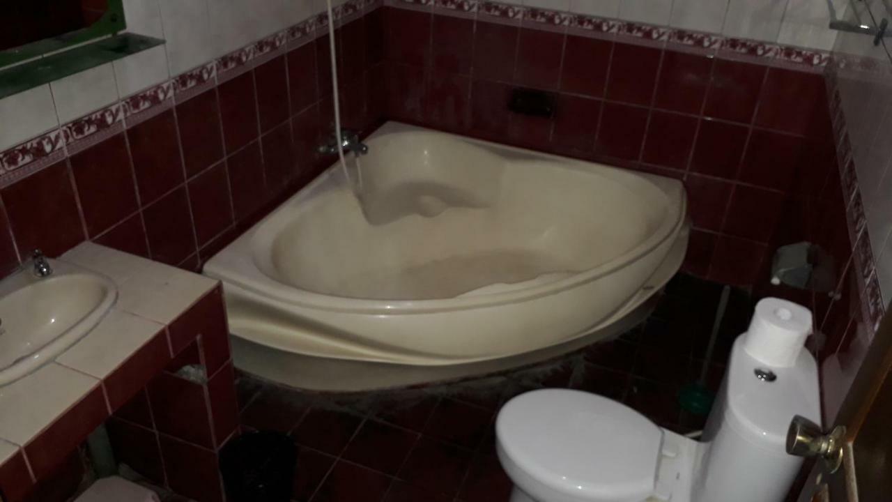 Jabu Rosmina Hotell Citeureup Eksteriør bilde
